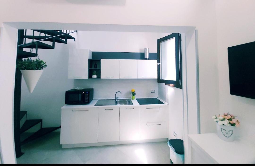 Apartamento Dimora Asmara 11 15 Bríndisi Exterior foto