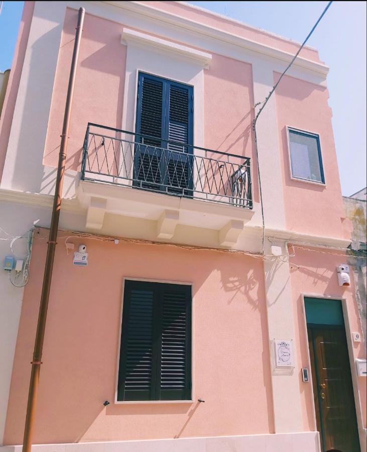 Apartamento Dimora Asmara 11 15 Bríndisi Exterior foto
