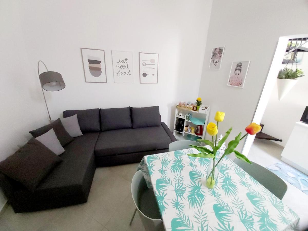 Apartamento Dimora Asmara 11 15 Bríndisi Exterior foto